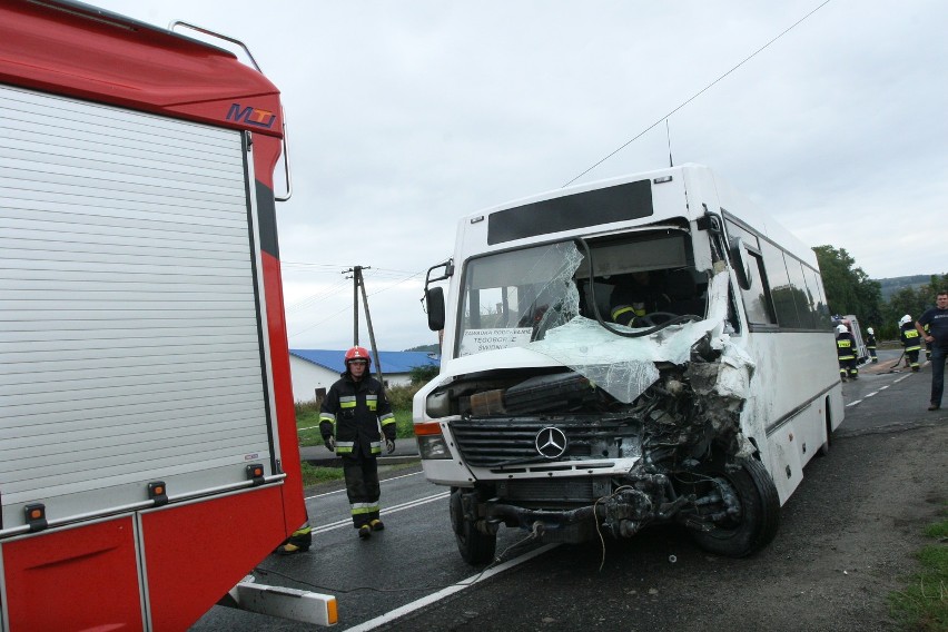 Wypadek Tęgoborze - siedem osób zostało rannych.