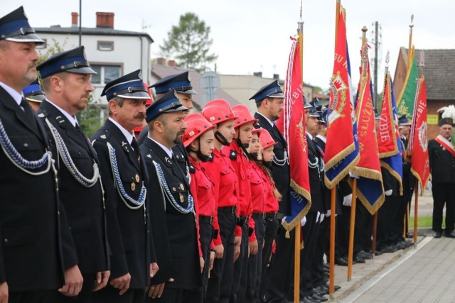 120-lecie OSP Koszęcin. Strażacy świętowali idąc w paradzie ulicami swojej miejscowości