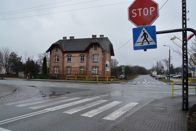 Zbieg ulic Kościuszki, Popiełuszki i Odrodzenia w Sępólnie to skrzyżowanie newralgiczne.