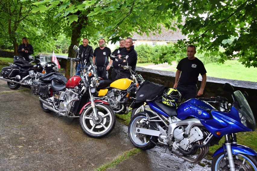 Człuchowscy motocykliści w akcji Rzeczenica pomaga Tobiaszowi i Szymonowi