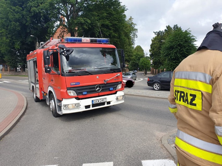 Dachowanie samochodu w Prabutach. Kierowca miał ponad 2 promile. Co jeszcze wydarzyło się na drogach w miniony weekend? [ZDJĘCIA]