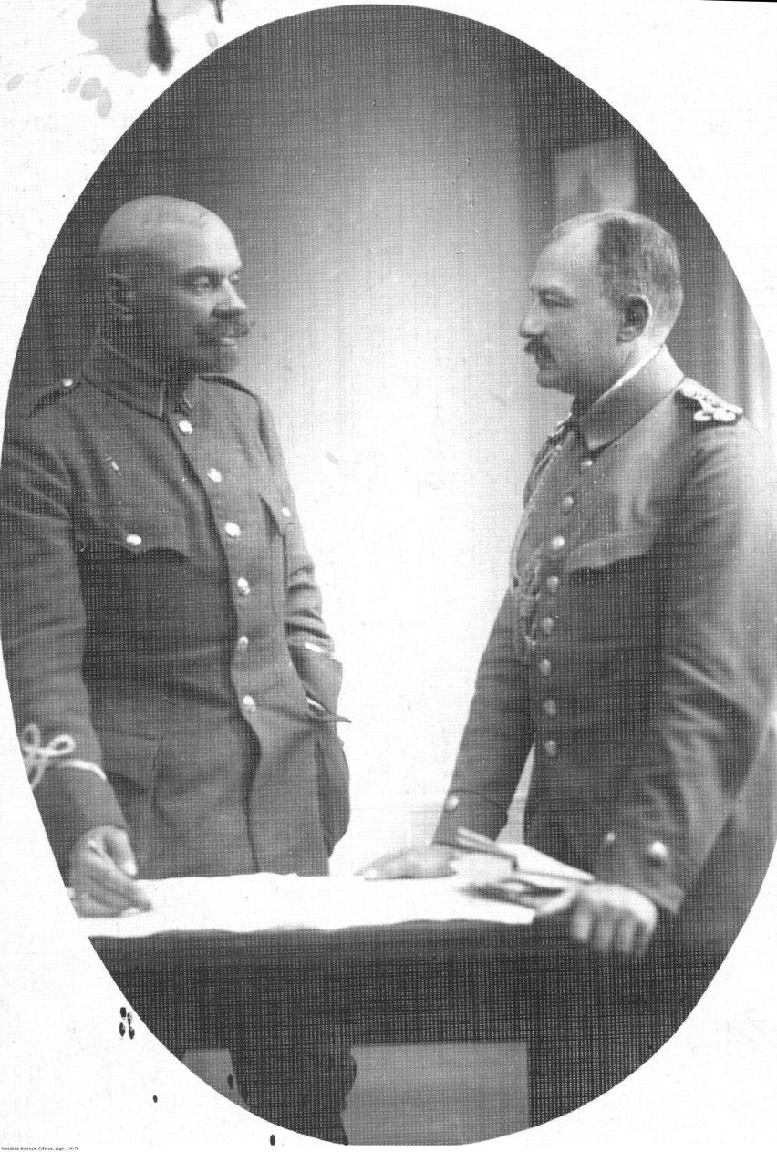 Generał Daniel Konarzewaki (po lewej), drugi dowódca 14...