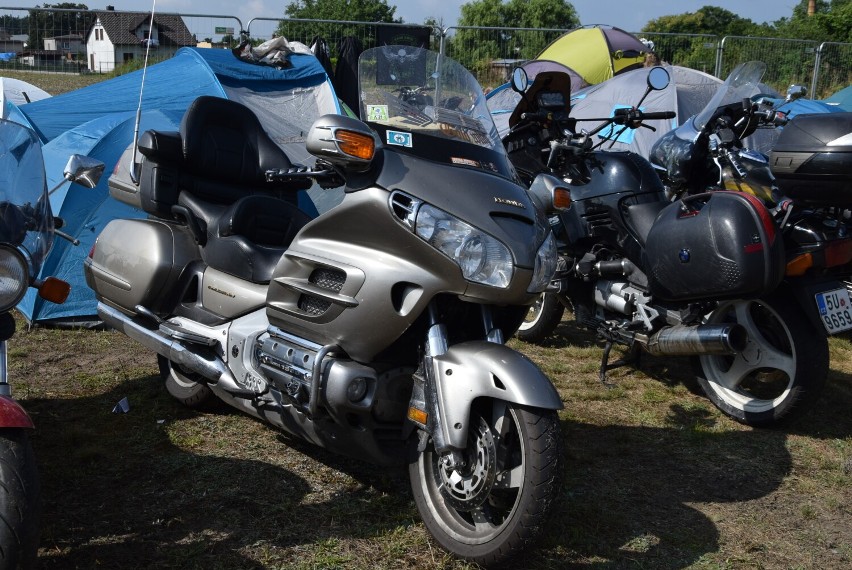 Cieszków: XXXIII edycja Zlotu Motocykli klubu OLDTIMERS z Krotoszyna- parada i motocykle [Zdjęcia]