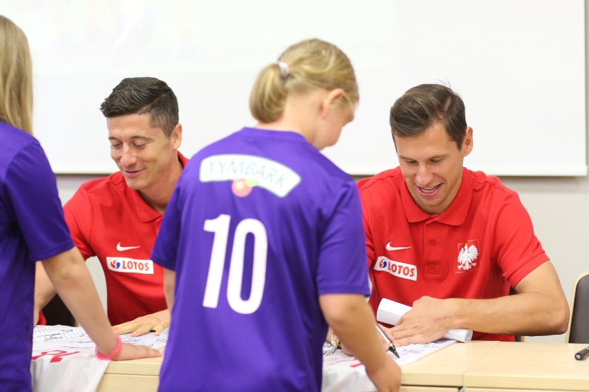 Zwycięzcy turnieju "Z Podwórka na Stadion o Puchar Tymbarku"...