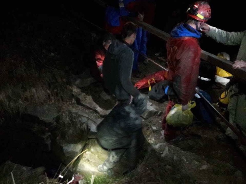 Beskidy: Akcja ratunkowa GOPR w jaskini w Trzech Kopcach  [ZDJĘCIA]
