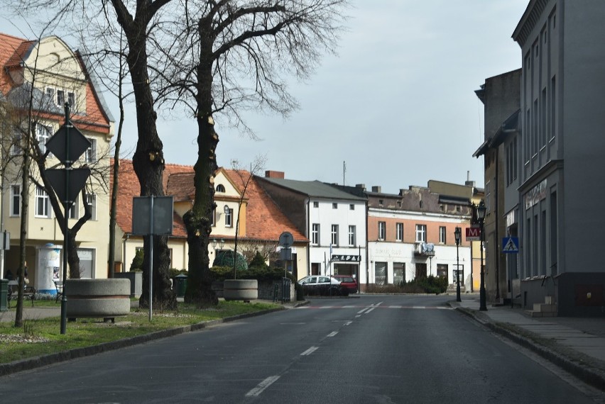 Grodzisk - miasto w dobie koronawirusa. Opustoszały ulice i rynek