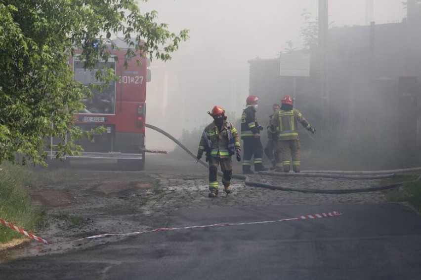 Prokuratura ujawniła wyniki sekcji zwłok mężczyzny, znalezionego po pożarze warsztatu samochodowego. 