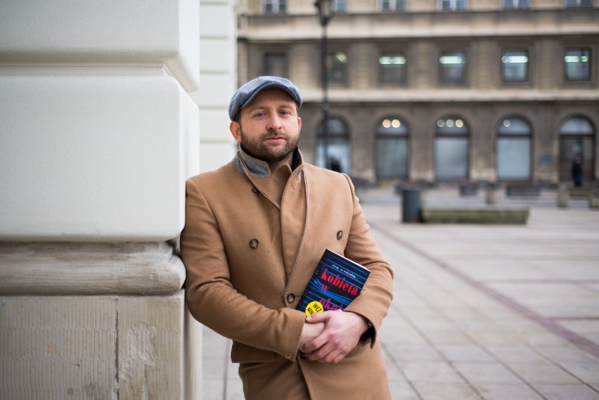 Borys Szyc ukrył 500 książek w Warszawie
