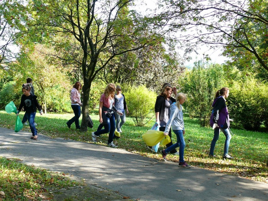 Dzieciaki sprzatają Chełm