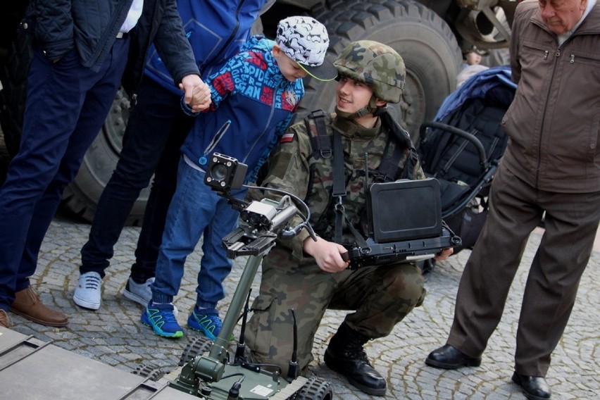 12. Brygada Zmechanizowana zaprasza na prezentację żołnierzy...