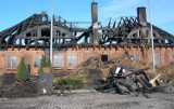 Po pożarze dworku w Ciechocinie. Spłonął cały dach pokryty trzciną