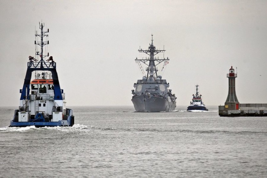 Amerykański niszczyciel USS "Jason Dunham" wpłynął do Gdyni