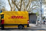Klienci narzekają na opóźnione dostawy paczek z DHL Kowale. Firma odpowiada na zarzuty