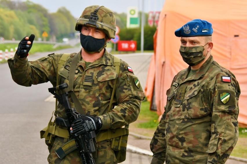 Żołnierze lęborskiego batalionu w służbie na zachodniej granicy. Swoich podwładnych odwiedził dowódca