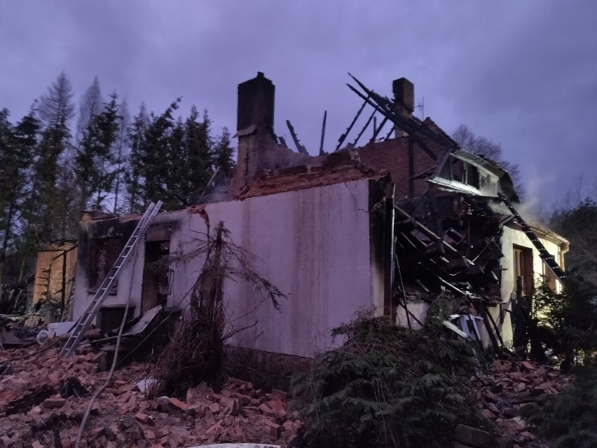 Pilnie potrzebna jest pomoc dla pogorzelców ze Stachowa w gminie Miastko. Chcą odbudować swój dom