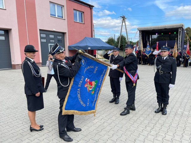 W Wojkowicach Kościelnych jubileusz 110-lecia świętowała podczas minionego weekendu tamtejsza jednostka OSP, a swoje 30-lecie celebrowała Młodzieżowa Orkiestra Dęta „Strażak”

Zobacz kolejne zdjęcia/plansze. Przesuwaj zdjęcia w prawo naciśnij strzałkę lub przycisk NASTĘPNE