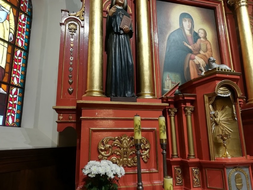 Renowacja zabytkowego ołtarza w kościele w Gomulinie