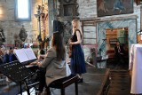 Koncert muzyki klasycznej w zabytkowych wnętrzach osiemnastowiecznej świątyni w Rożnowicach