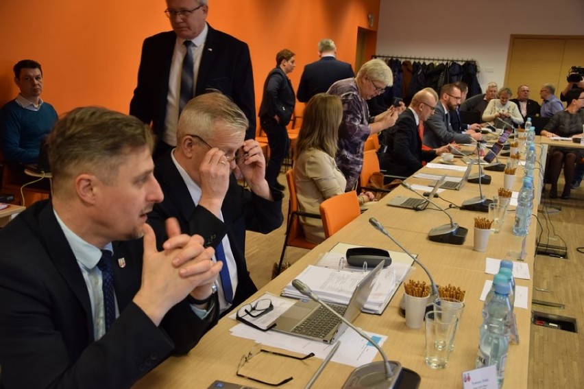 Zduńska Wola. Sesja Rady Miasta luty 2019 [zdjęcia i wideo] aktualizacja