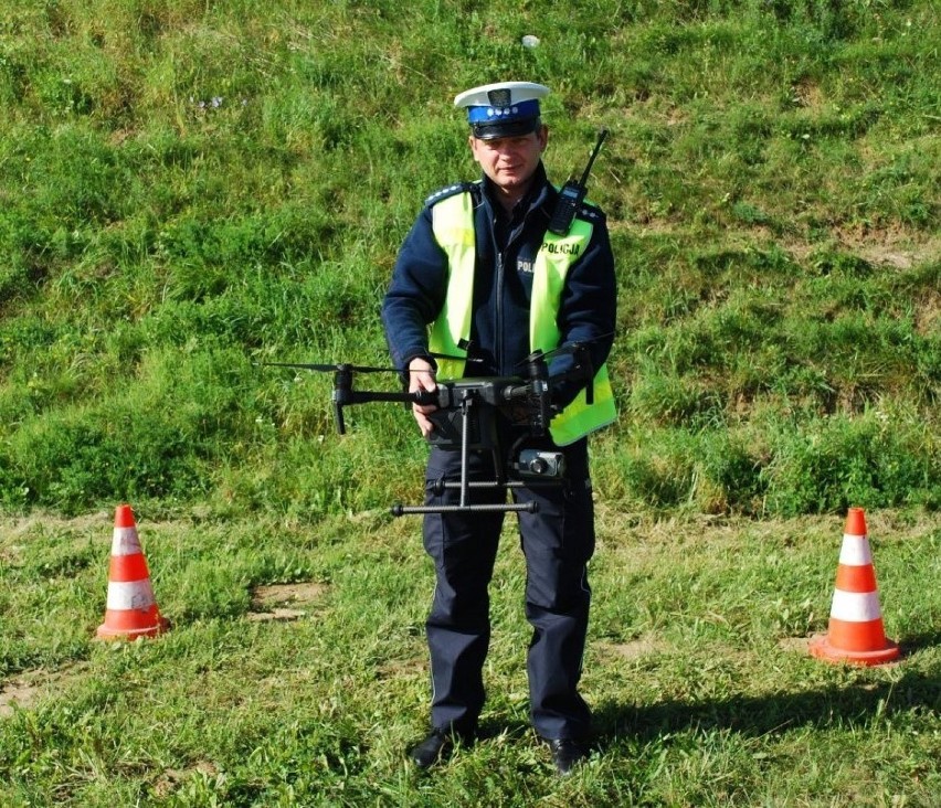 Policjanci latali dronem nad pechowym skrzyżowaniem w Przemyślu [ZDJĘCIA]