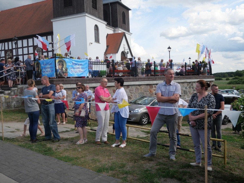 Peregrynacja Obrazu Matki Boskiej Częstochowskiej w Skokach. Czarna Madonna powróciła do powiatu wągrowieckiego 