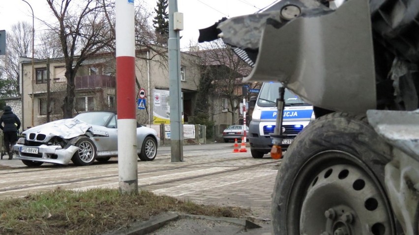 Wrocław: Wypadek na Karkonoskiej (ZDJĘCIA)