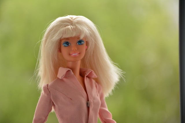 Lalki Barbie stanowiły dziewczęcy obiekt marzeń