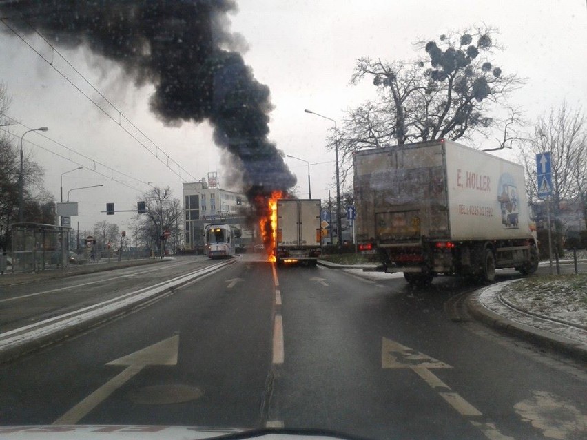 Pożar ciężarówki na Hubskiej [ZDJĘCIA]