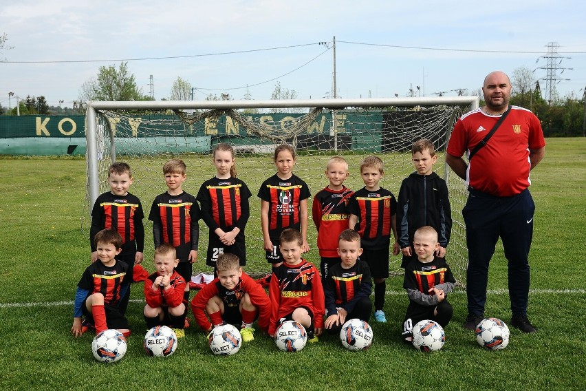 Turniej adeptów futbolu w Jaśle. Wzięło w nim udział 13 drużyn