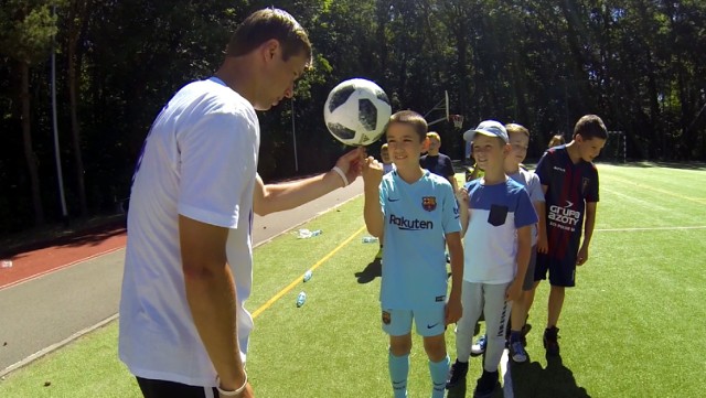 Sportowe emocje i dobra zabawa będą czekać w najbliższą niedzielę na Agrykoli na uczestników pikniku Psiaki Futbolaki organizowanego przez stację MiniMini+. Na boisku zostanie rozegrany mecz - wielki finał akcji "Zostań gwiazdą futbolu".