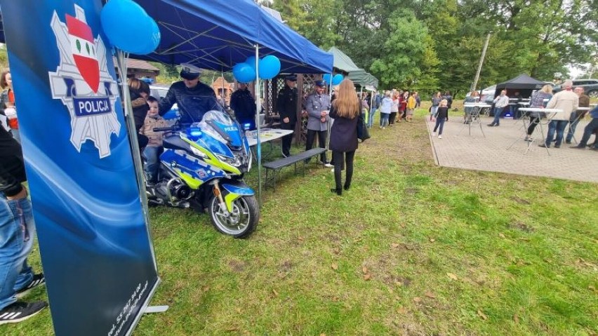 Na festynie w Bruku policjanci zachęcali do wstąpienia w ich szeregi. ZDJĘCIA