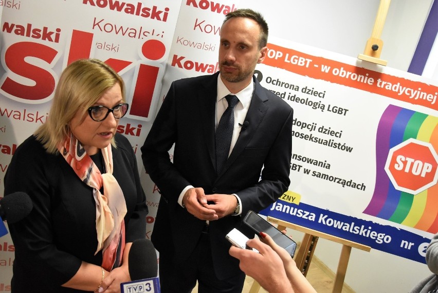 Na poniedziałkowej konferencji Janusz Kowalski i Beata Kempa...