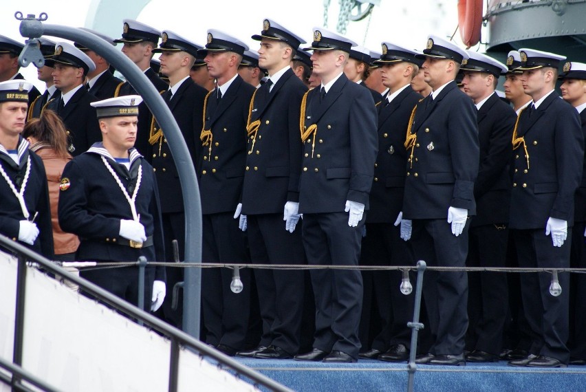 Gdynia. Promocja absolwentów AMW na pierwszy stopień oficerski