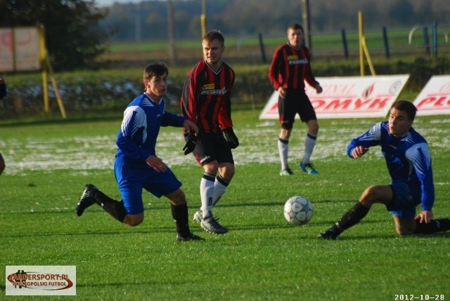 Futboliści z Koźmińca nie poradzili sobie z kościańską Obrą...