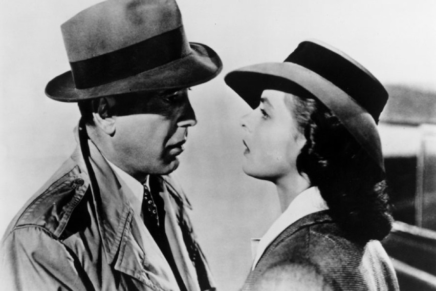 Humphrey Bogartt i Ingrid Bergman całują się w "Casablance" tak jakby to miał być ostatni raz...