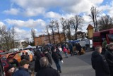 Niedziela handlowa - 02.04.2023 - rekordowa na targu zwierzęcym w Sławnie. Zdjęcia