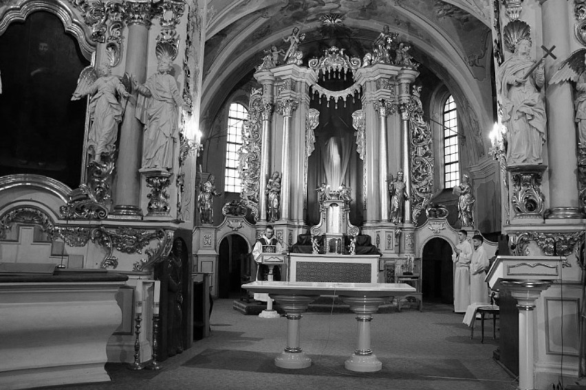 Liturgia Wielkiego Piątku w klasztornej świątyni