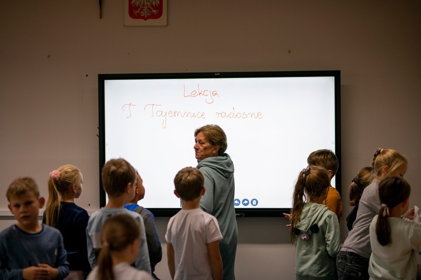 Projekt "Cyfrowa Gmina" - nowe, interaktywne monitory w opalenickiej szkole! 