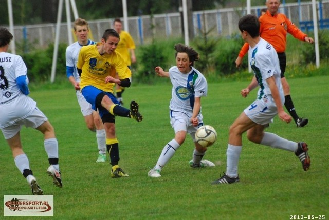 Porażką 1:3 zakończył się mecz Stali z KKS-em