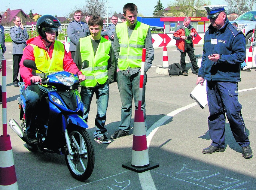 Uczestnicy turnieju motoryzacji popisywali się nie tylko sprawnością w prowadzeniu pojazdów