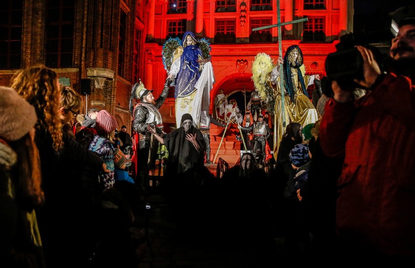W Wielki Piątek, 30 marca 2018, między Złotą Bramą a Katownią odbyło się gdańskie Misterium "Sąd nad Jezusem" [zdjęcia]