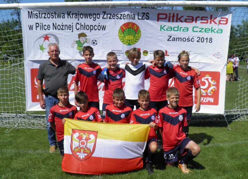 Młodzi piłkarze SPN Szamotuły z tytułami w Zamościu
