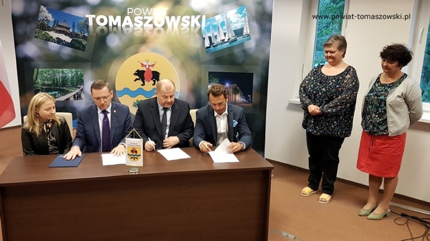 Domy Pomocy Społecznej w Tomaszowie otrzymały prawie 1 mln zł na wynagrodzenia i walkę z COVID-19 [ZDJĘCIA]