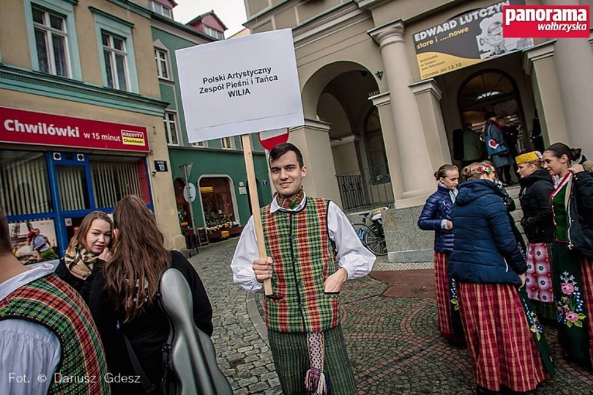 Wałbrzych: „Kopalnia Folkloru” parada w Rynku