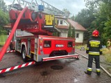 Pożar przedszkola w Warszawie. W budynek uderzył piorun. Ewakuowano dzieci