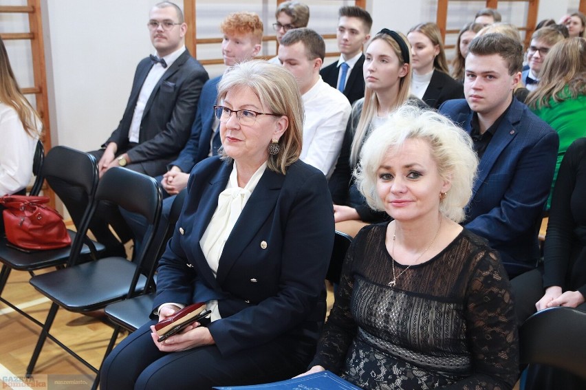 Wręczenie stypendiów ministra dla uczniów oraz medali...