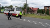 Wypadek autobusu w Ornontowiach. Pojazd wjechał w dzieci, cztery osoby ranne! [WIDEO]