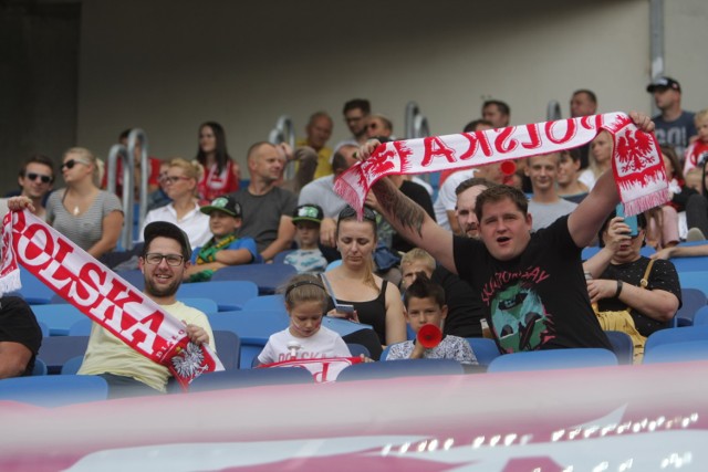 Żużel na Stadionie Śląskim powrócił po 15 latach! W sobotę na Stadionie Śląskim odbył się mecz żużlowy Polska - Reszta Świata. Kibice dopisali. Zobaczcie zdjęcia kibiców