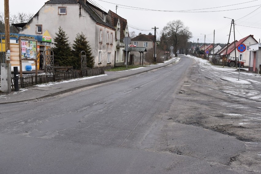 Większym problemem od głównej nawierzchni jest bardzo...