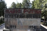 Zdewastowano grób Bolesława Bieruta na Powązkach Wojskowych. "Zabić Putina"